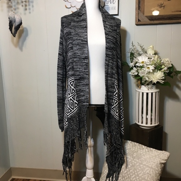 Billabong long sleeve knit shrug - Picture 1 of 8